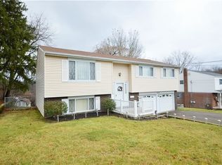 5928 Victor Cir, Aliquippa, PA 15001