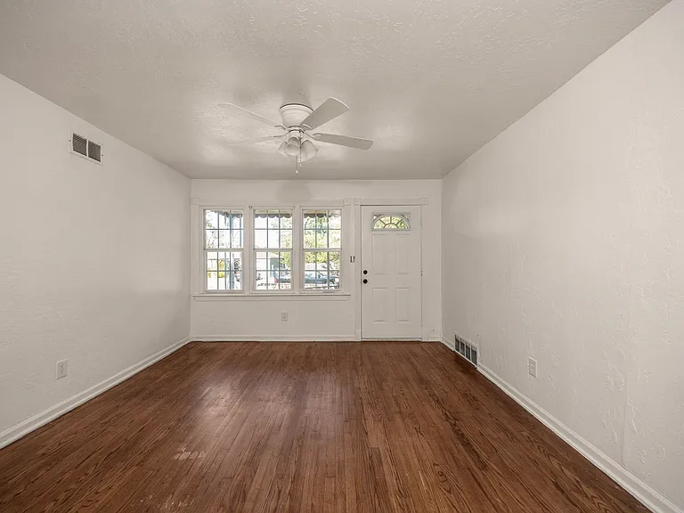 831 NW 33rd St — Photo 3