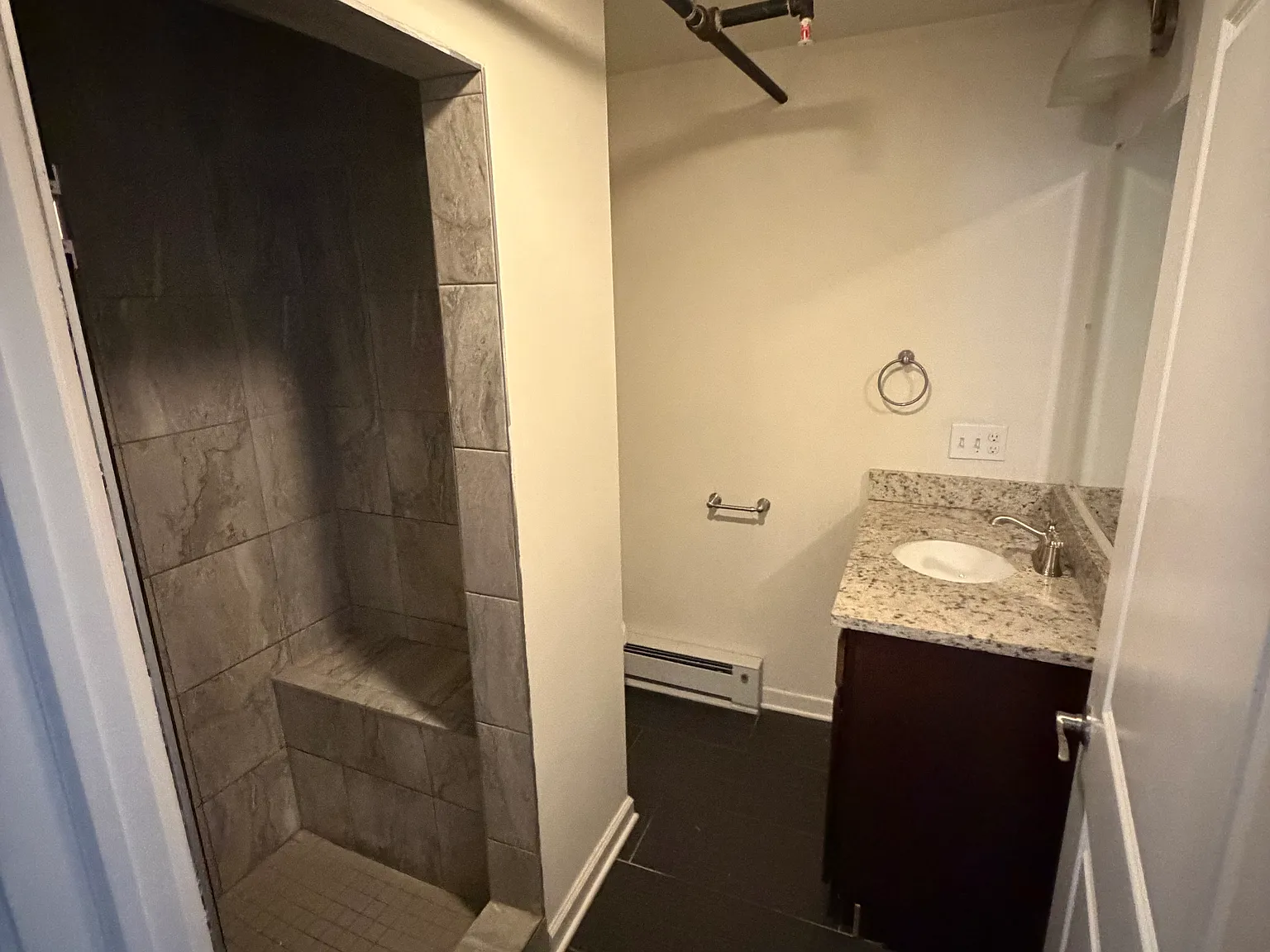 1 bed, 1200 sqft, $1,500 — Photo 3