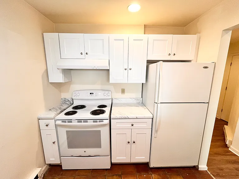 287 Saint John St #2 — Photo 7