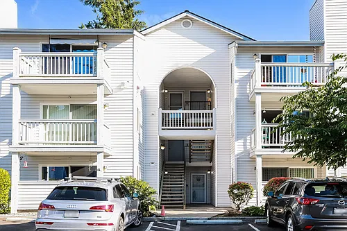 11325 19th Ave SE #B304 Photo 1 11325 19th Ave SE #B304 Photo 1