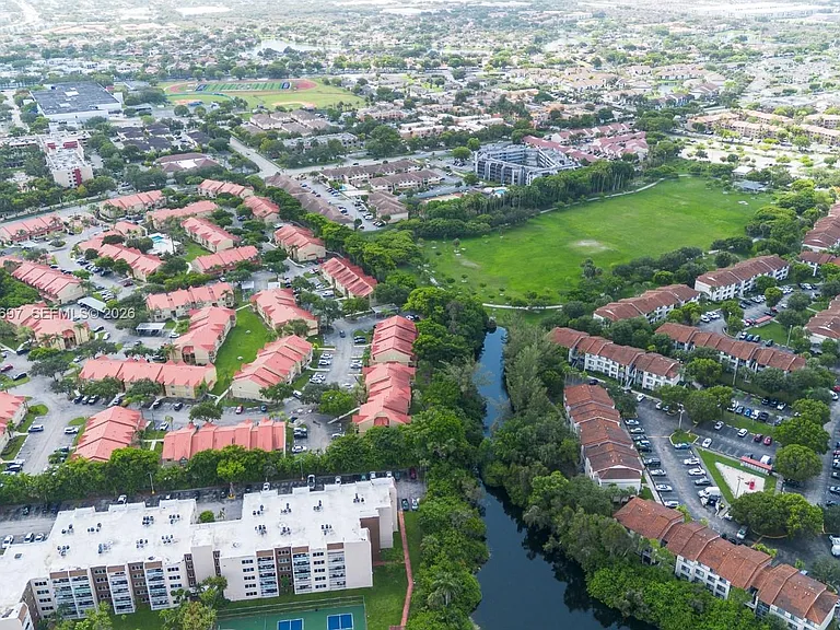 6950 Miami Gardens Dr #2-501 — Photo 31