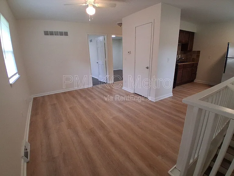 5623 NE 51st St — Photo 22