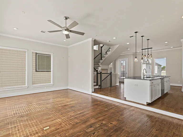 906 W 17th St #E — Photo 11