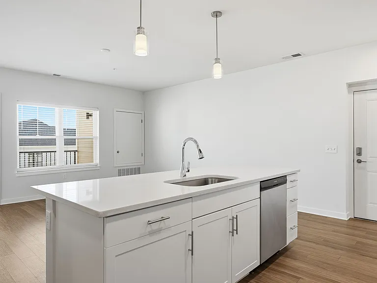 Elwood Apartment Homes — Photo 83