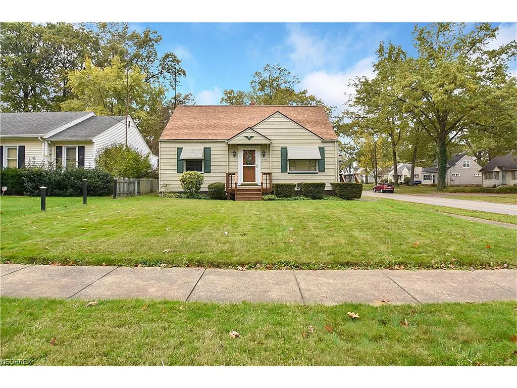 3206 Surrey Point Cir SE photo 1