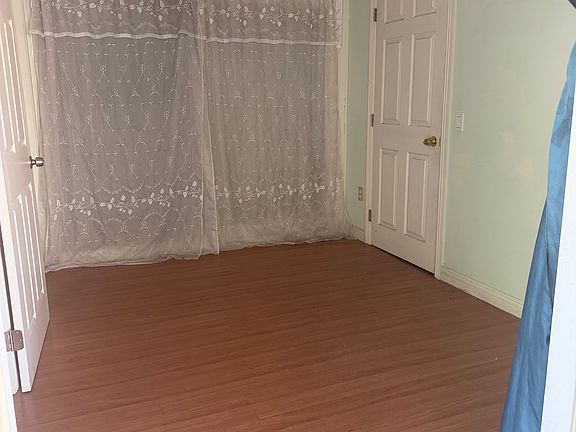 5th image of 1320 W Harding Ave