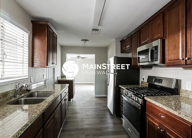 3427 W Montecito Ave — Photo 6