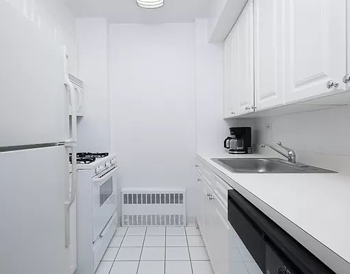 3rd image of 230 W 55th St APT 29G