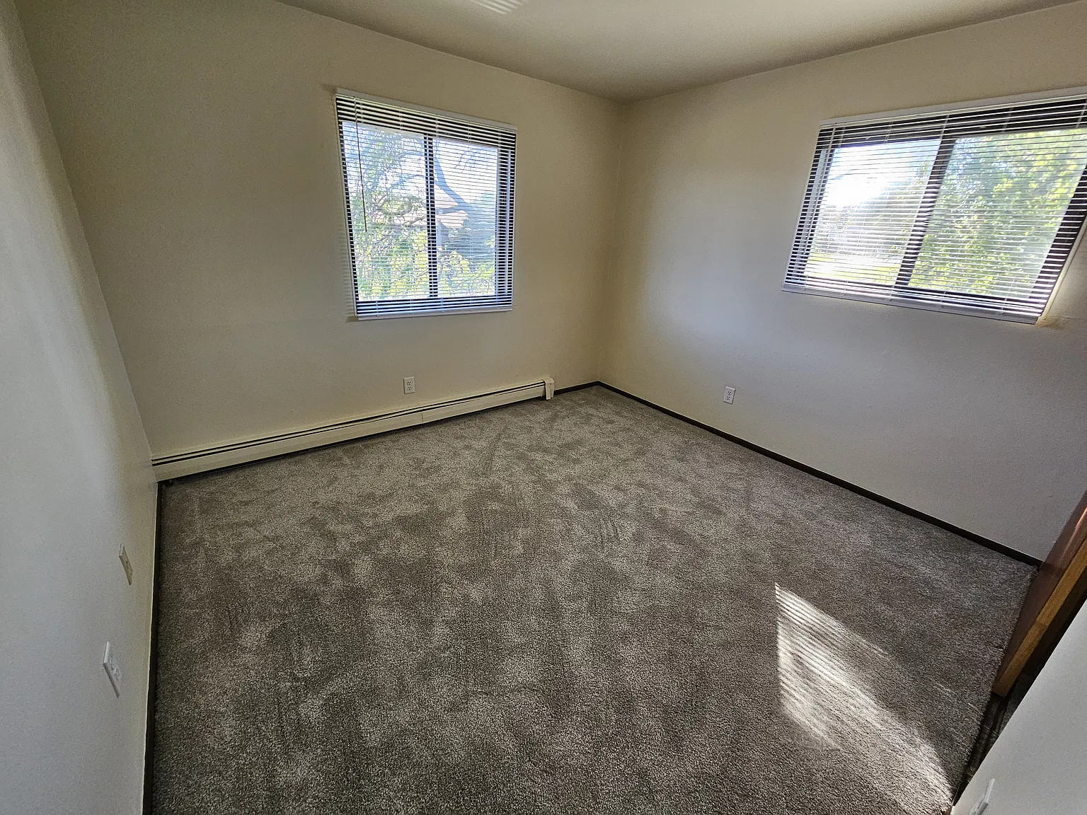 1 bed, $1,000 — Photo 4