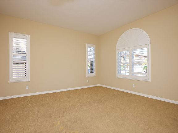 5th image of 7545 Chicago Dr