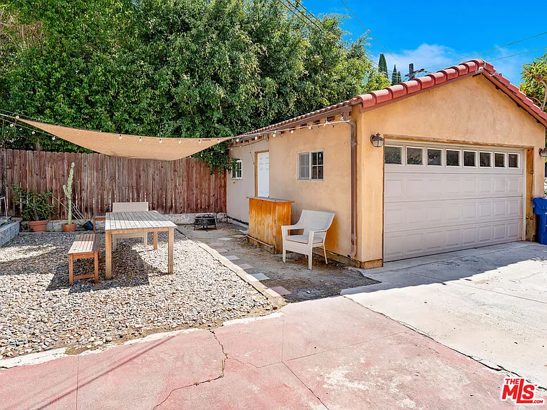 1652 Talmadge St — Photo 23