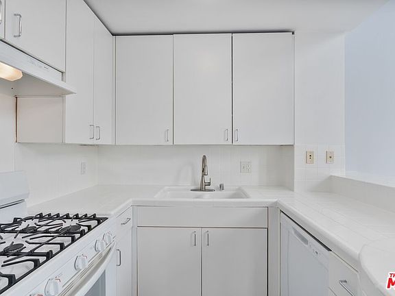 4th image of 114 Fleet St