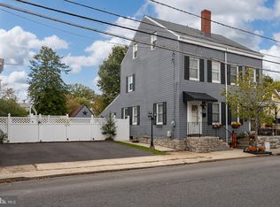 41 Elizabeth St, Bordentown, NJ 08505