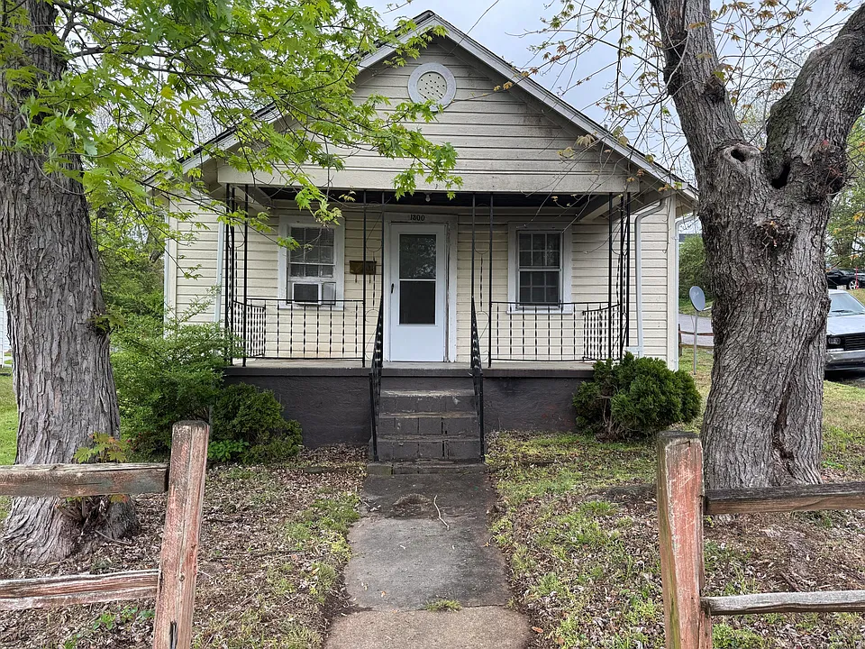 1300 Myrtle Ave