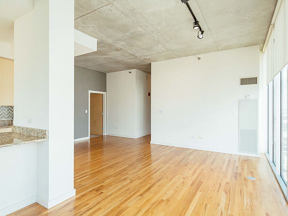 5th image of 1720 S Michigan Ave APT 1401