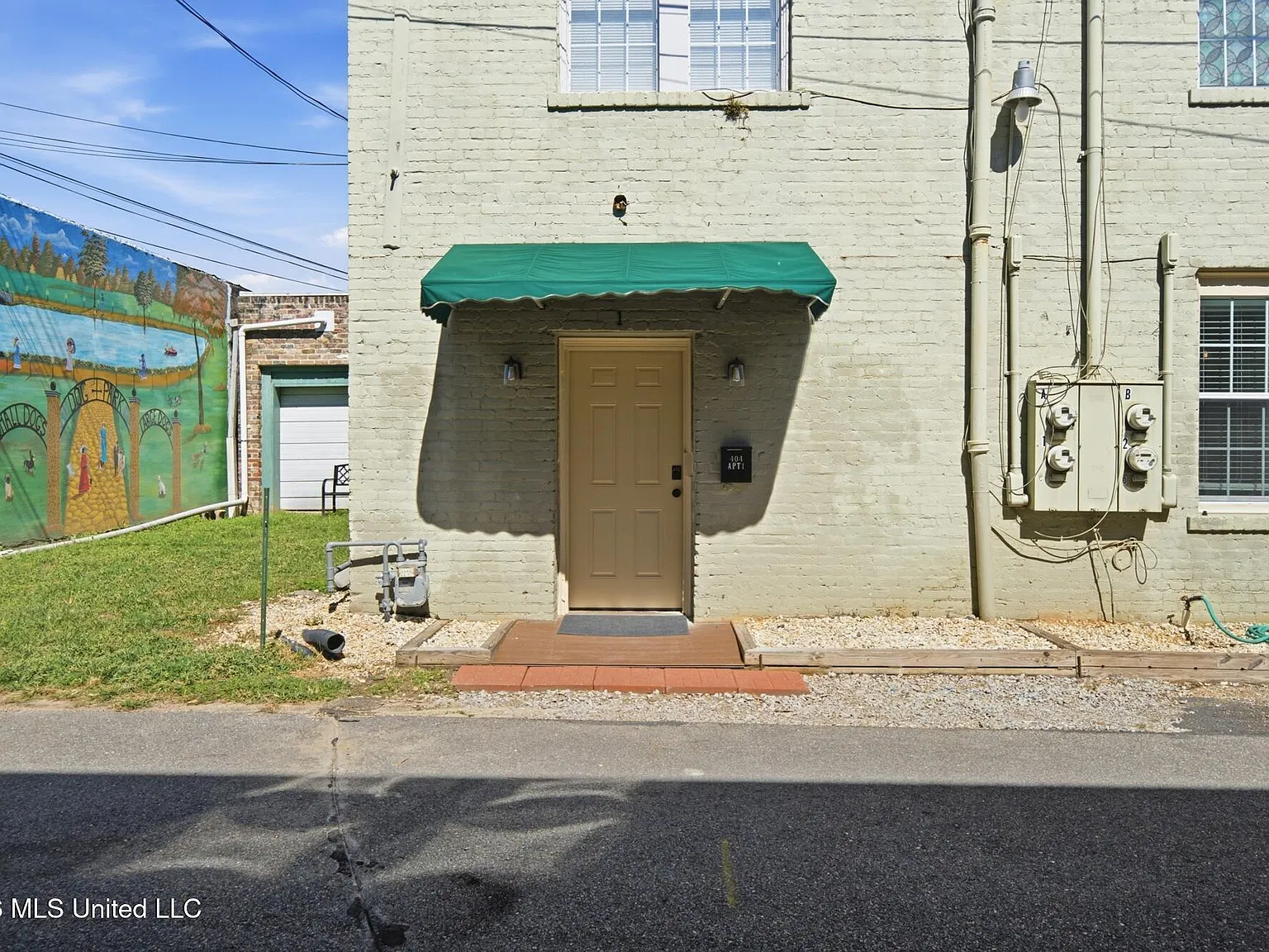 2 bed, 1.0 bath, 850 sqft, $1,150 — Photo 1