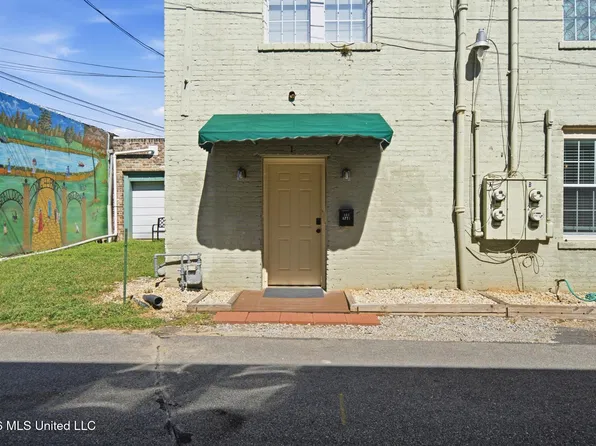 404 Courthouse Sq #1, Columbia, MS 39429