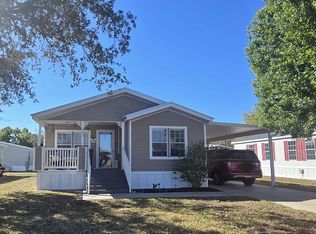 253 Oak St SW, Labelle, FL 33935