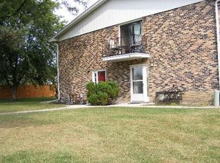 1906 Rosewood Ct APT 4A, Darien, IL 60561