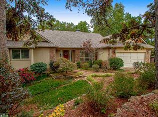 12801 Meadows Edge Ln, Little Rock, AR 72211