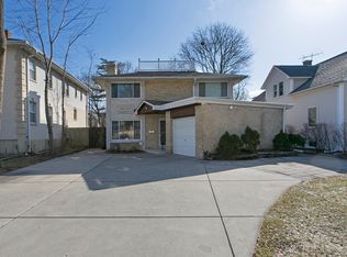 2347 Lake Ave, Wilmette, IL