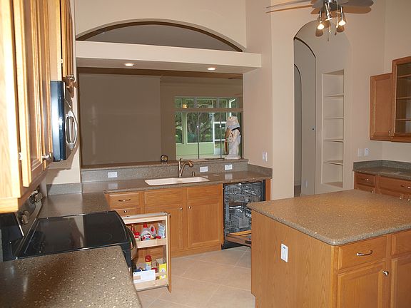 3rd image of 205 Harmony Ln