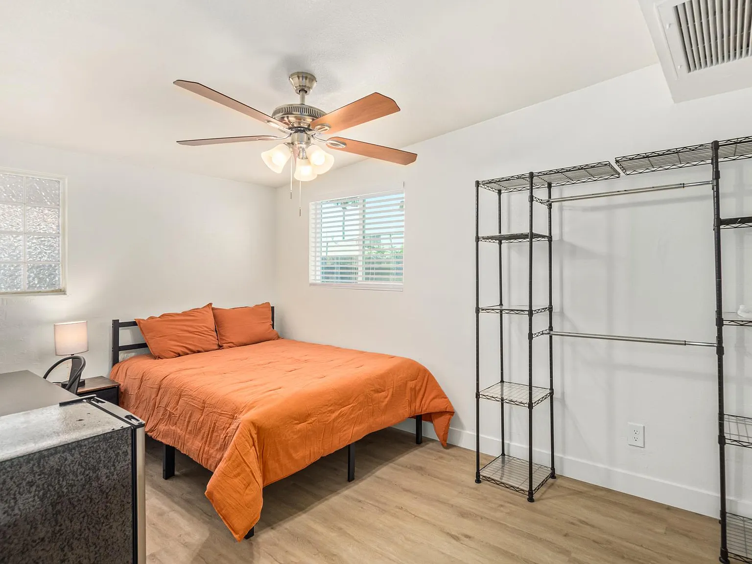 4 bed, 3.0 bath, 1792 sqft, $815 — Photo 2