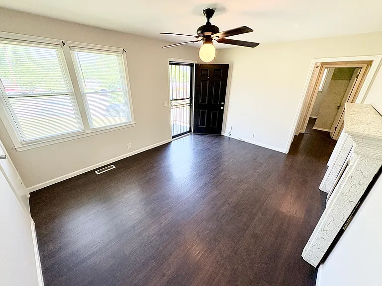 2641 Combs Dr — Photo 7