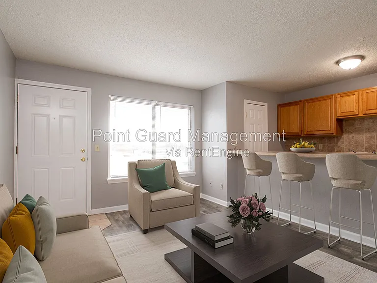 2228 S Oliver Ave — Photo 4