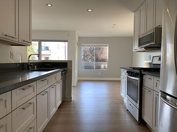 4th image of 5260 Bellingham Ave APT 206