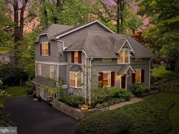 211 Comrie Dr, Villanova, PA 19085
