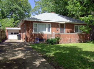 711 S Walnut St, Urbana, IL 61801