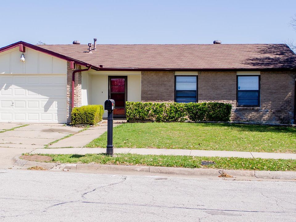1st image of 2923 Daniel Dr