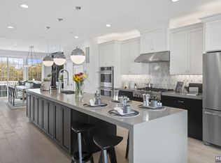 46 Goldfinch Dr, Upper Saddle River, NJ 07458