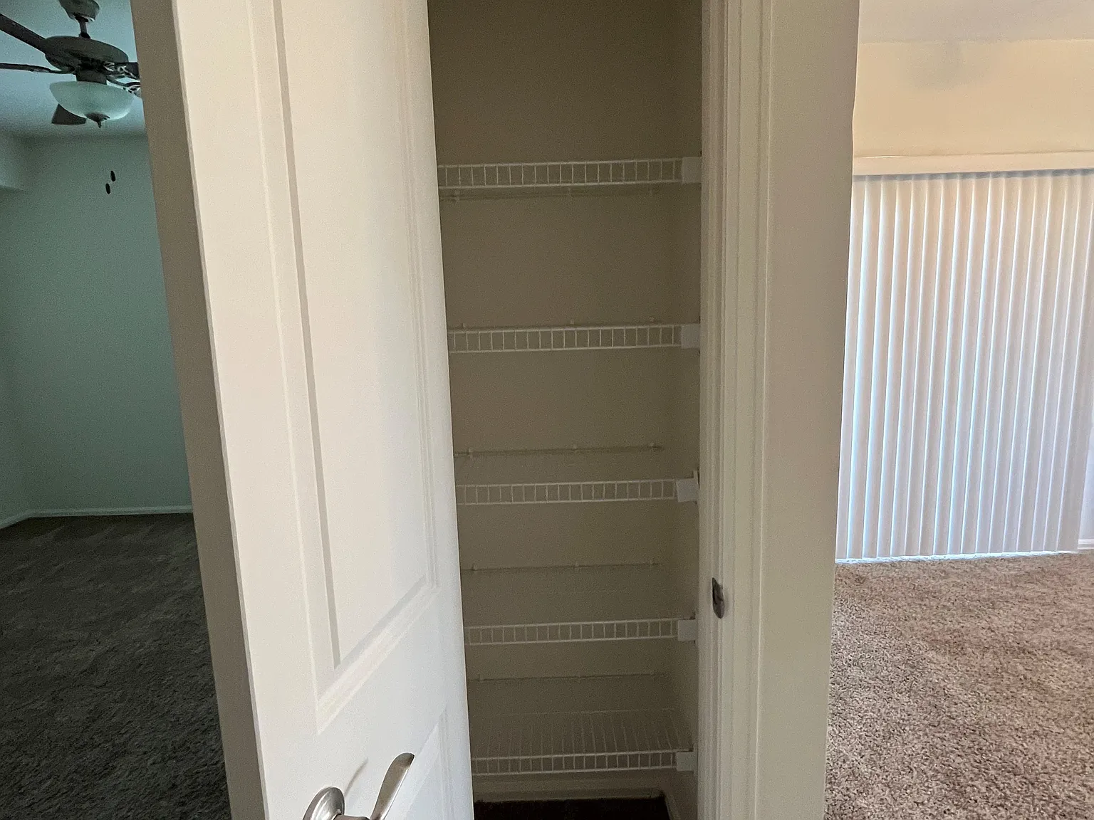 1 bed, 701 sqft, $1,300 — Photo 3