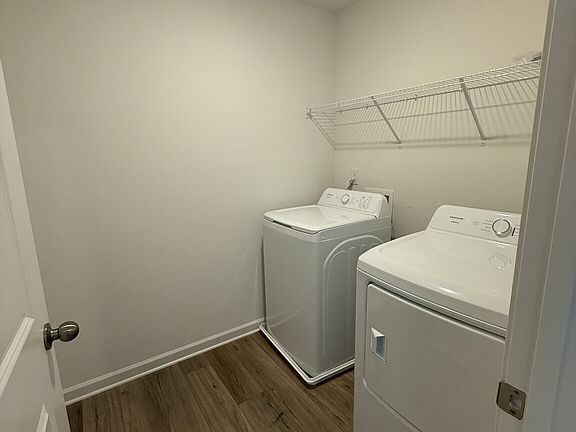 4th image of 156 Milledge Common Dr