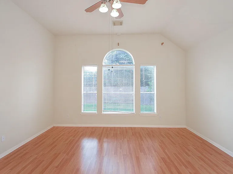 2715 Sunnycreek Ln — Photo 8