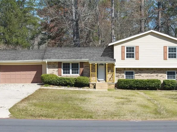 10 Buckthorne Dr, Newnan, GA 30265