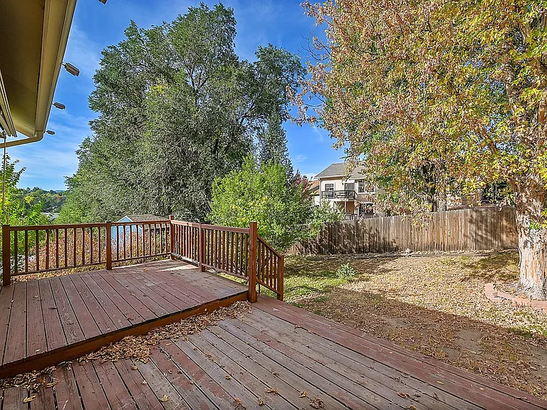 6940 Meadowwood Pl — Photo 26