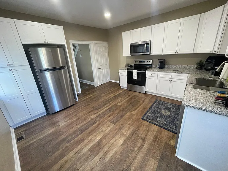 211 Herman Ave — Photo 15