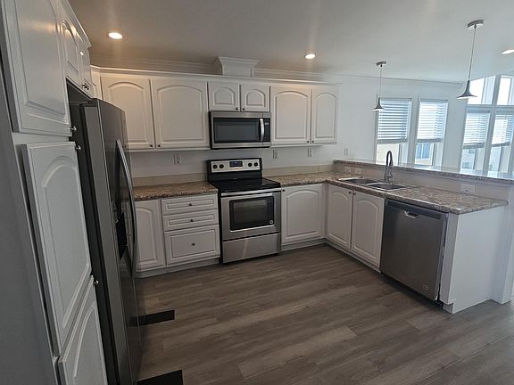 5th image of 512 Barbara Way #33