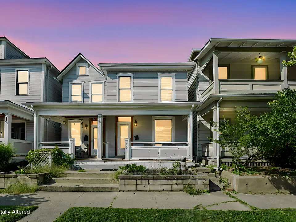 212 W 3rd Ave #212