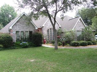 6051 Woods Rd, Picayune, MS 39466