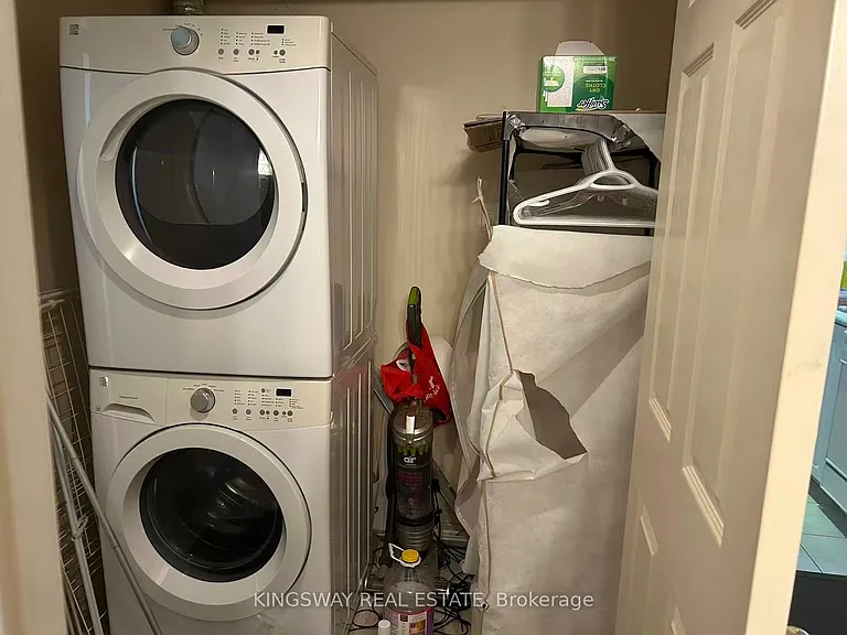 887 Bay St #301 — Photo 14