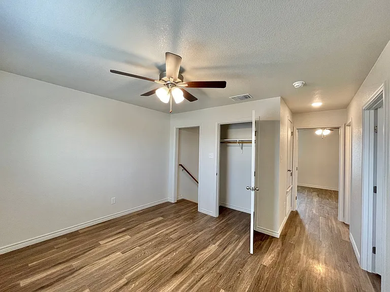1708 Castroville Trl — Photo 40