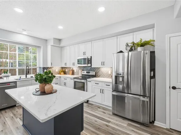 122 Brassie Dr, Yorktown, VA 23693