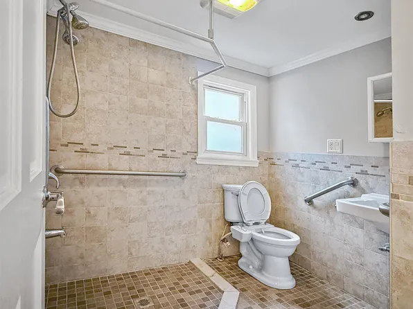 134 Boyd Avenue image 8 of 25