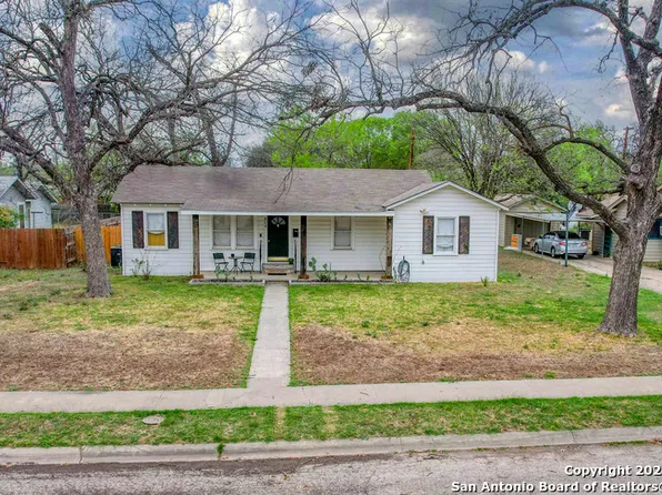 804 Maple Street, Uvalde, TX 78801