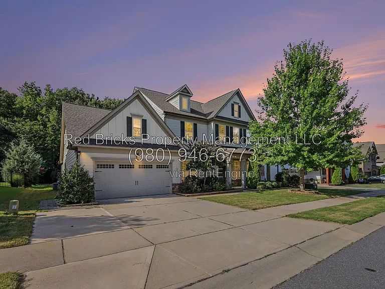 145 Barclay Dr — Photo 2